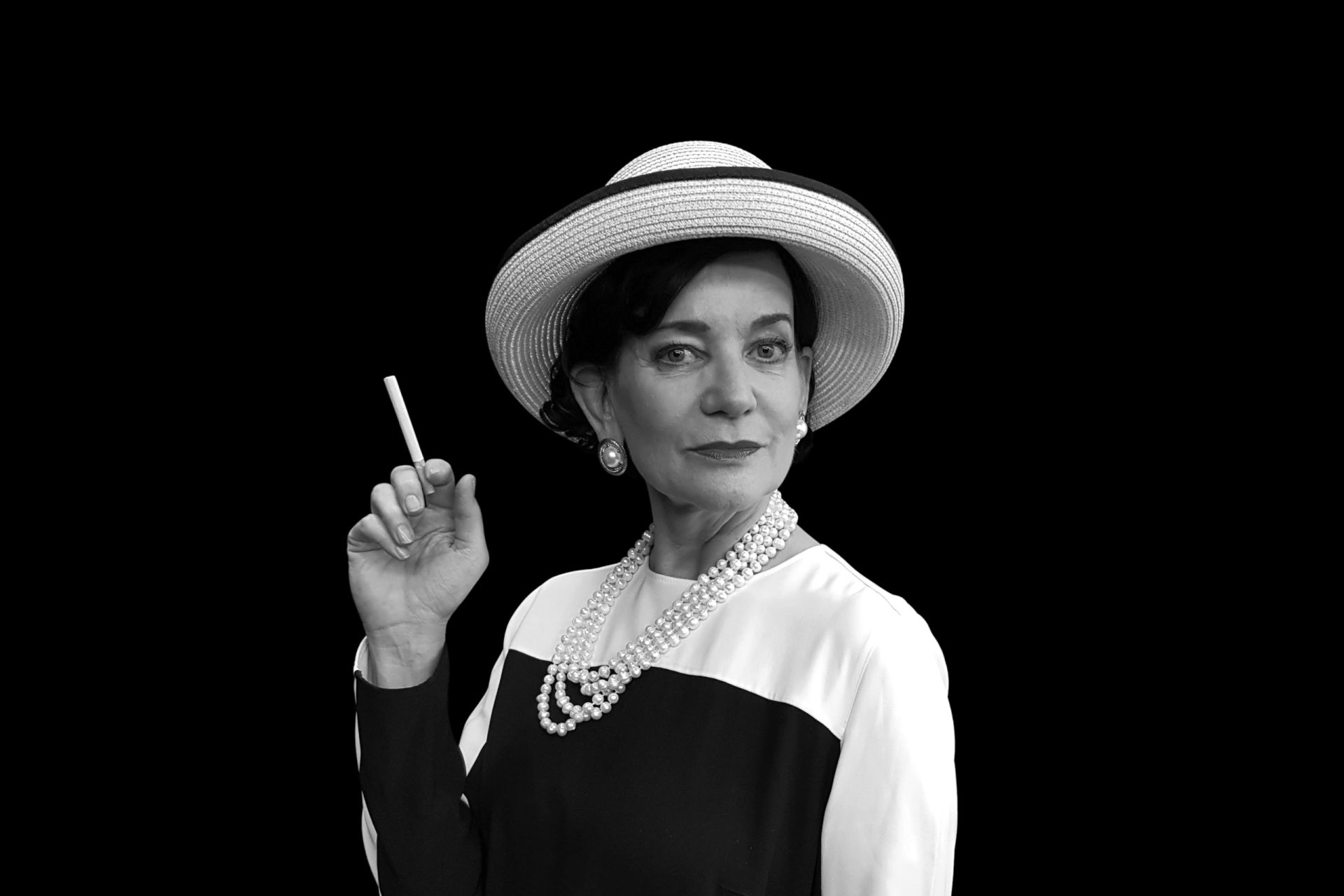 Jacqueline Fritschi-Cornaz in Chanel 5