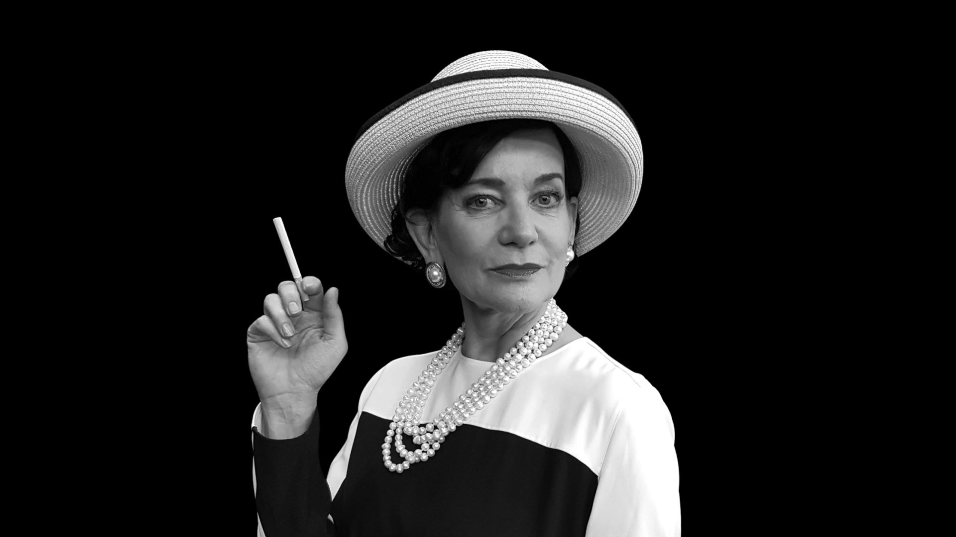 Jacqueline Fritschi-Cornaz in Chanel 5